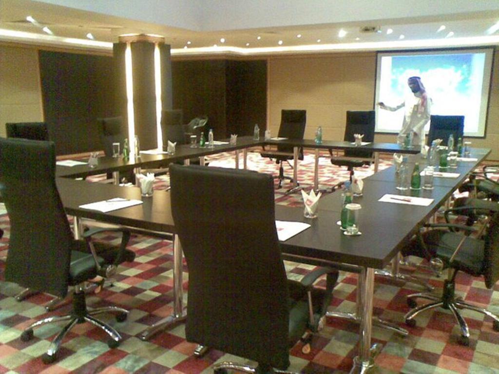 Crom Express Airport Hotel - Jeddah Exterior photo